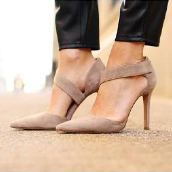 Vince Camuto Carlotte Pumps in BLACK - Picture 1 of 6